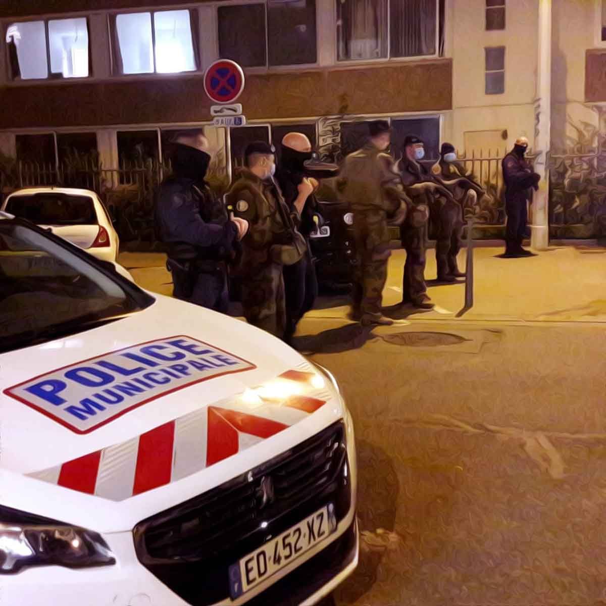 France: Muslim migrant screaming ‘Allahu akbar’ beheads his father, walks around with severed head