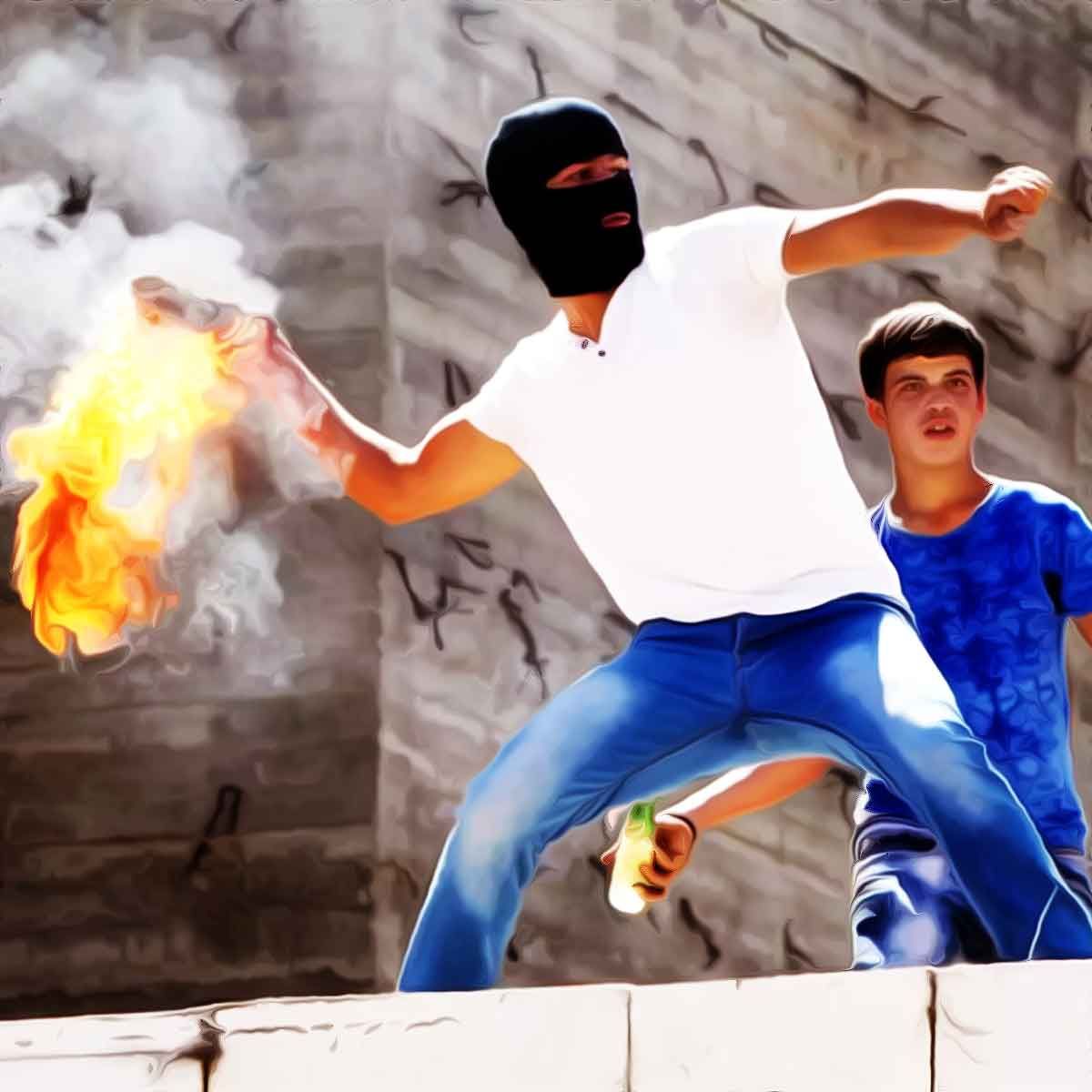 In a shocking development on Tuesday morning, a bomb was hurled at the RSS office at Payyannur in the Kannur district of Kerala