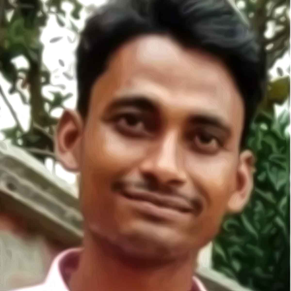 Sariful Sheikh chops off his wife Renu Khatun's right hand to prevent her from taking up a government job (source: Onmanorama)